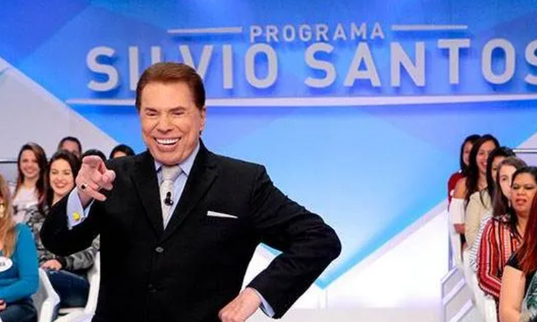 Para qual time torce Silvio Santos, que completa 93 anos?